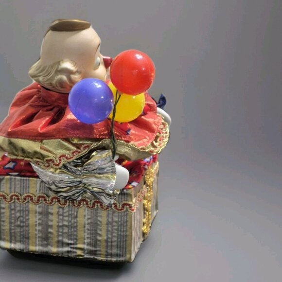 Vintage Musical Wind Up Animated Clown Music Box  "Memories" CATS Musical - Picture 4 of 6